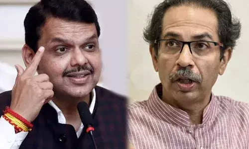 देवेंद्र फडणवीस का उद्धव ठाकरे पर पलटवार देवेंद्र फडणवीस का उद्धव ठाकरे पर पलटवार