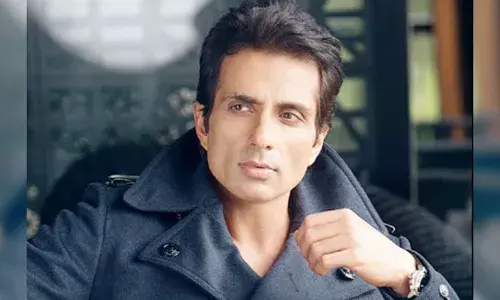 सोनू सूद ने अब कहा, खेत को ट्रैक्टर जोतेंगे, बेटियों को पढ़ने दें