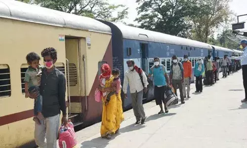 प्रवासी मजदूरों ने पकड़ी मुंबई की डगर