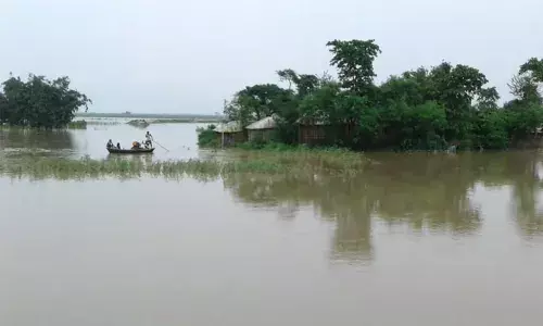 असम और बिहार में बाढ़ से तबाही