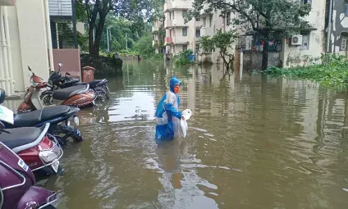 बारिश में मुंबई की सड़कों पर क्यों लगता है पानी, कहीं अंग्रेजों के जमाने की पुरानी ड्रेनेज सिस्टम तो नहीं?