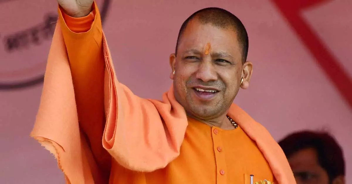 यूपी में लड़कियों को छेड़ने वालों के पोस्टर गली-गली चिपकाएगी योगी सरकार